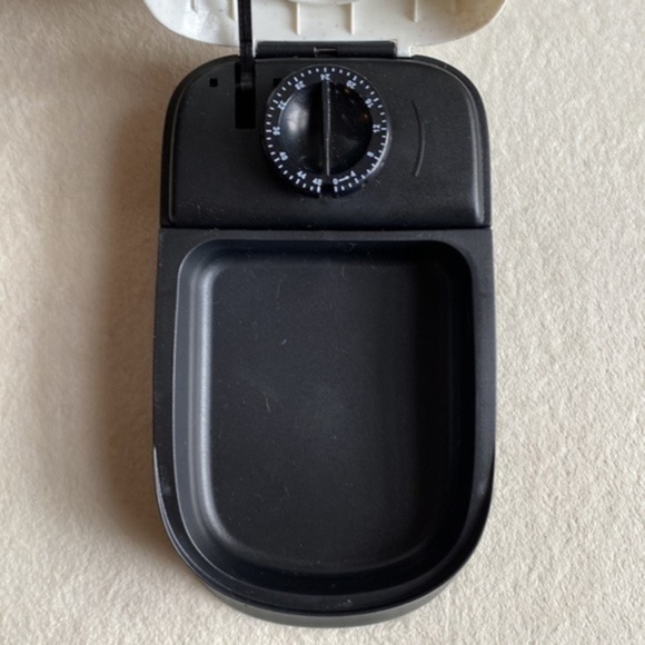 🔥 HP Set it and forget it with the Pawise 48-Hour Programmable Timer Pet Feeder - Picture 4 of 6